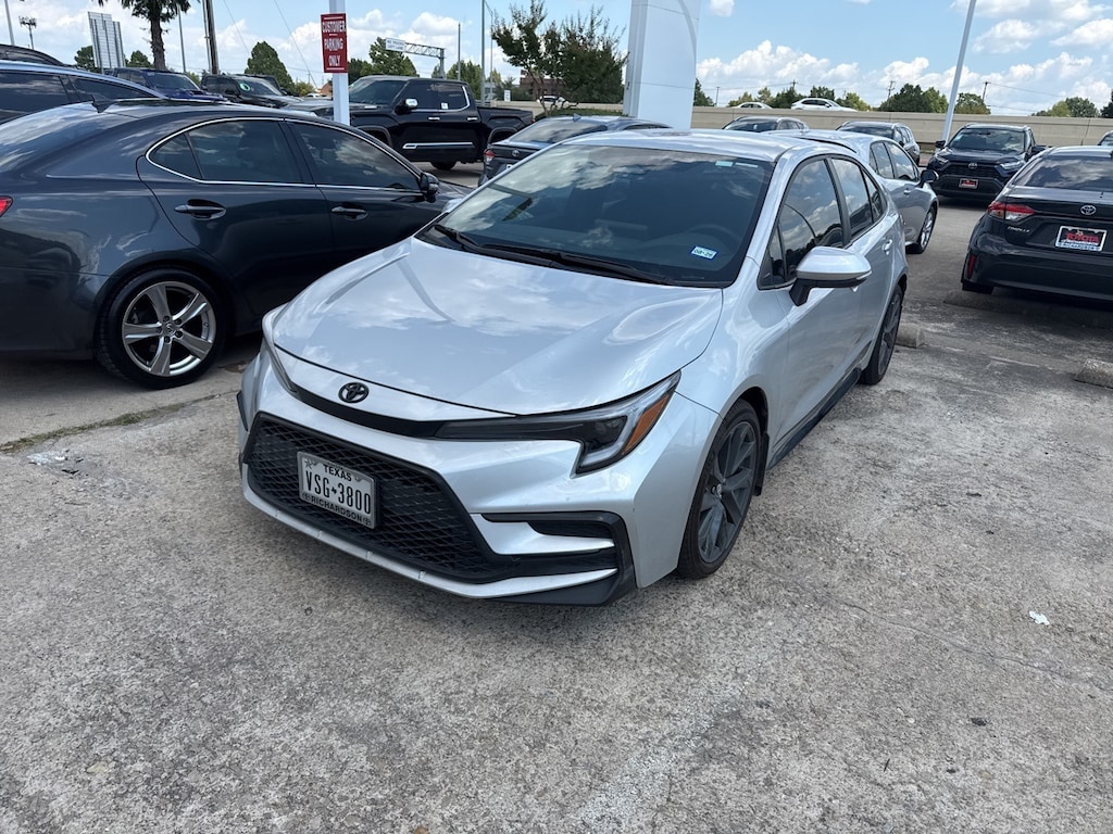 Used 2024 Toyota Corolla SE w/18-in. Graphite-Colored Alloy Sedan