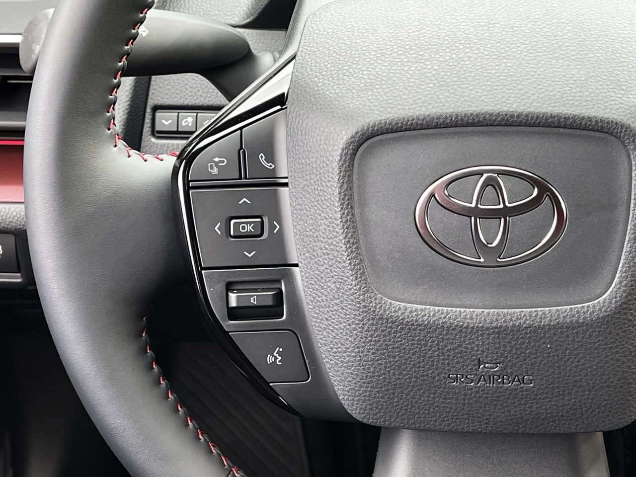 2026 Toyota Prius Plug-in Hybrid XSE Premium - Photo 12