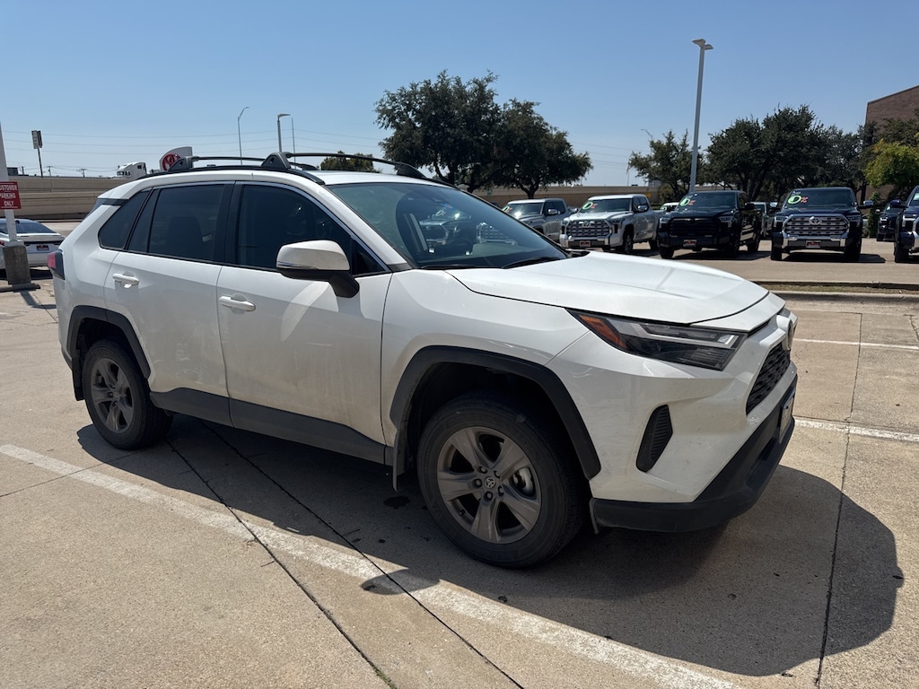 Used 2023 Toyota RAV4 XLE w/Sunroof/17-in 6-Spoke Silver Alloy SUV