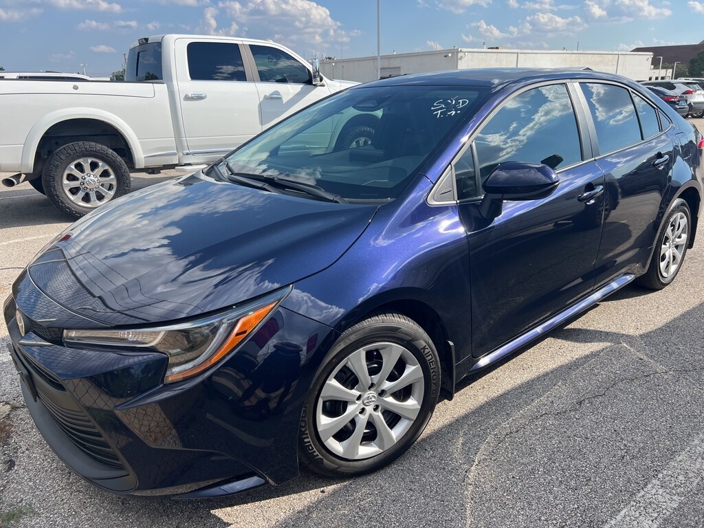 Used 2025 Toyota Corolla LE w/8-in Toyota Audio Multimedia Sedan