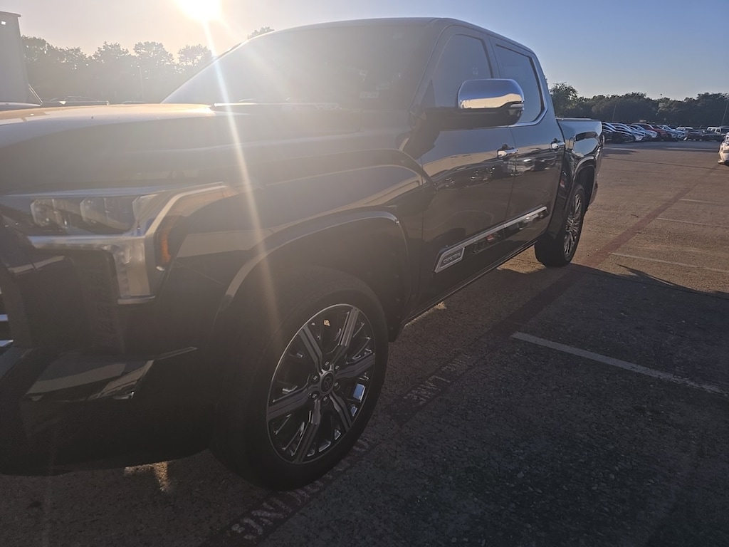 Used 2022 Toyota Tundra Hybrid Capstone w/22-in Dark Chrome Alloy Truck CrewMax