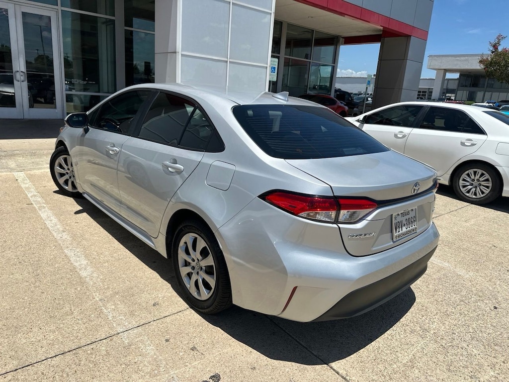 Used 2025 Toyota Corolla LE w/8-in Toyota Audio Multimedia Sedan