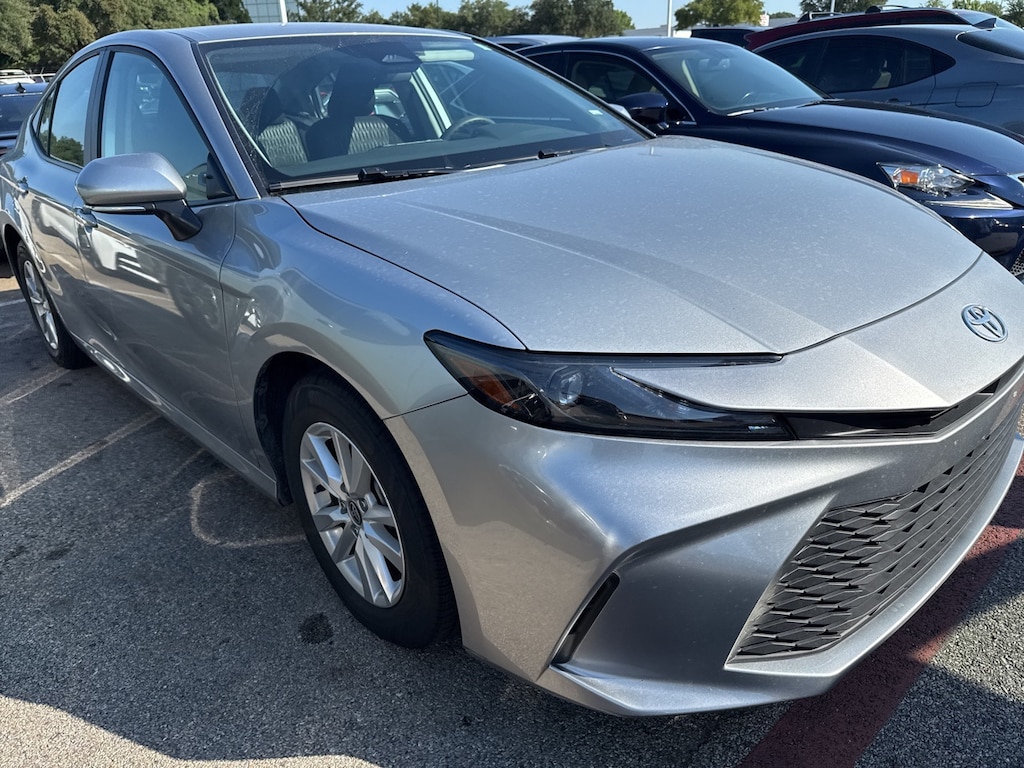 Used 2025 Toyota Camry LE w/16-Inch Silver-Finished Alloy Sedan