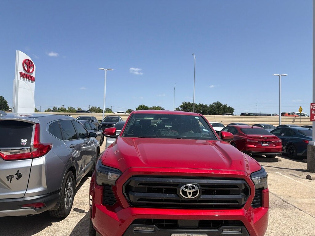 Used 2026 Toyota Tacoma SR5 w/17-Inch Styled Alloy Wheels Truck Double Cab