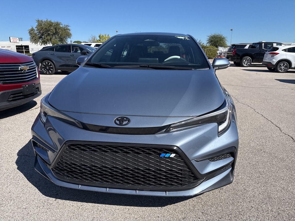 Used 2024 Toyota Corolla SE w/18-in Alloy w/Graphite-Colored Finish Sedan