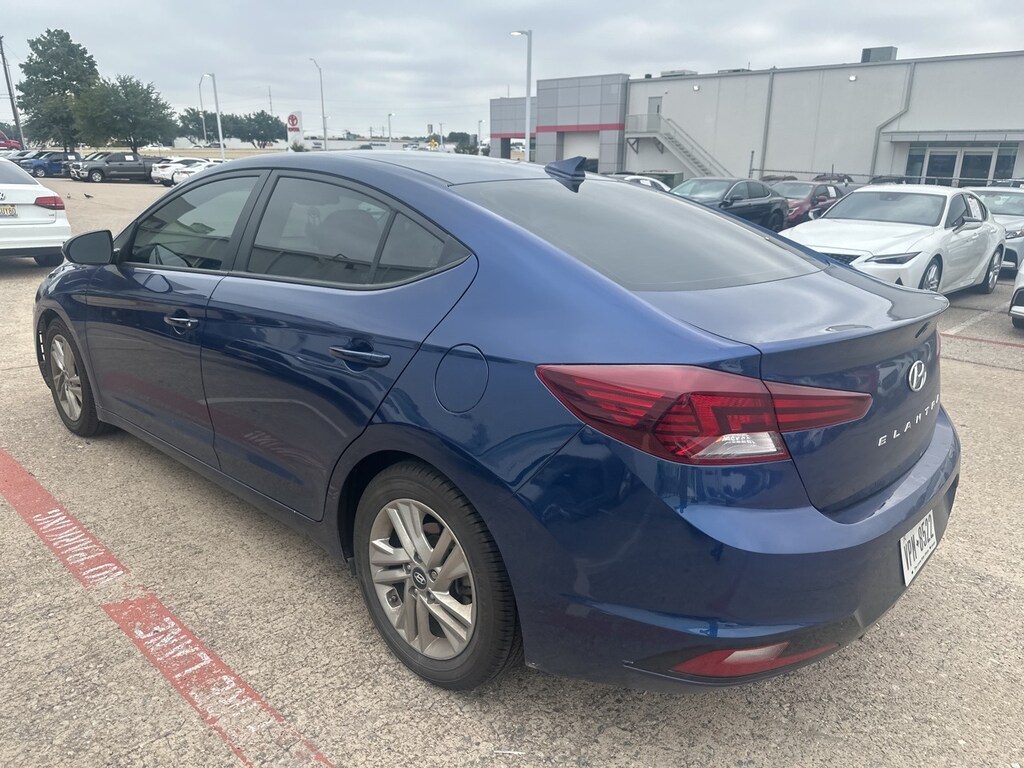 Used 2020 Hyundai Elantra Value Edition w/Moonroof/16-Inch Alloy Sedan