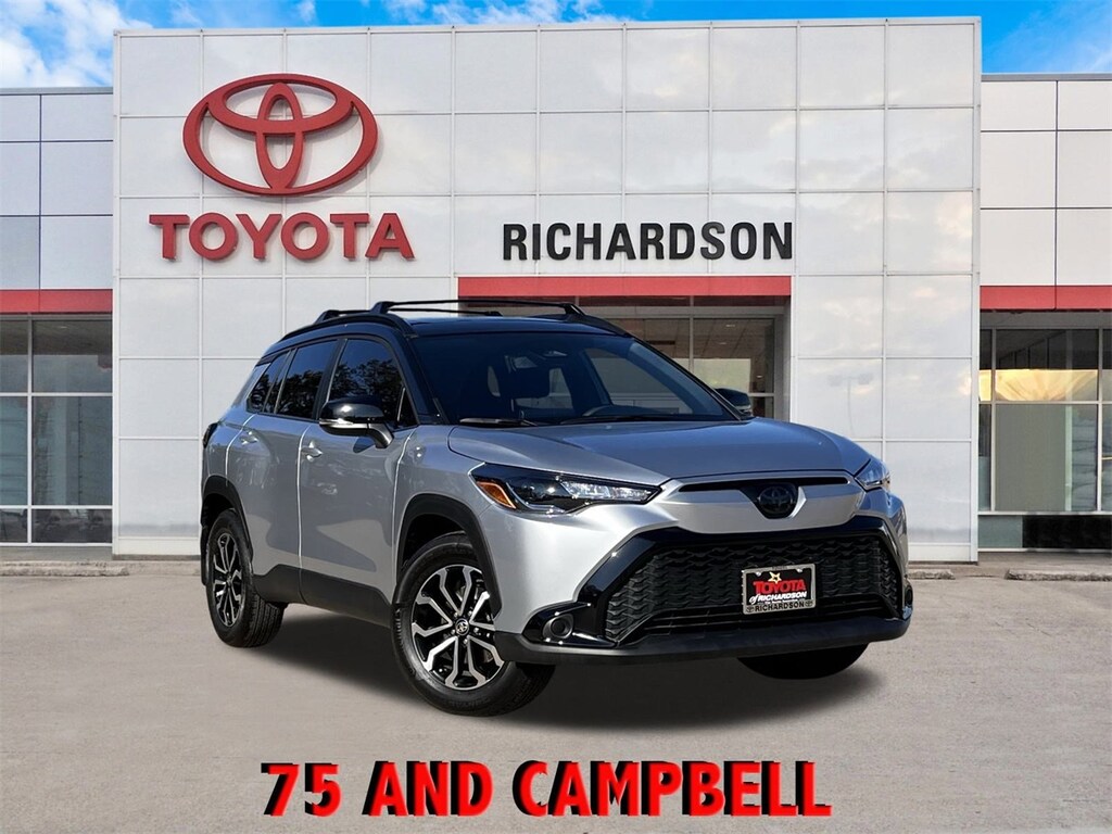 Used 2025 Toyota Corolla Cross Hybrid Hybrid SE w/Two-Tone Exterior/Moonroof SUV
