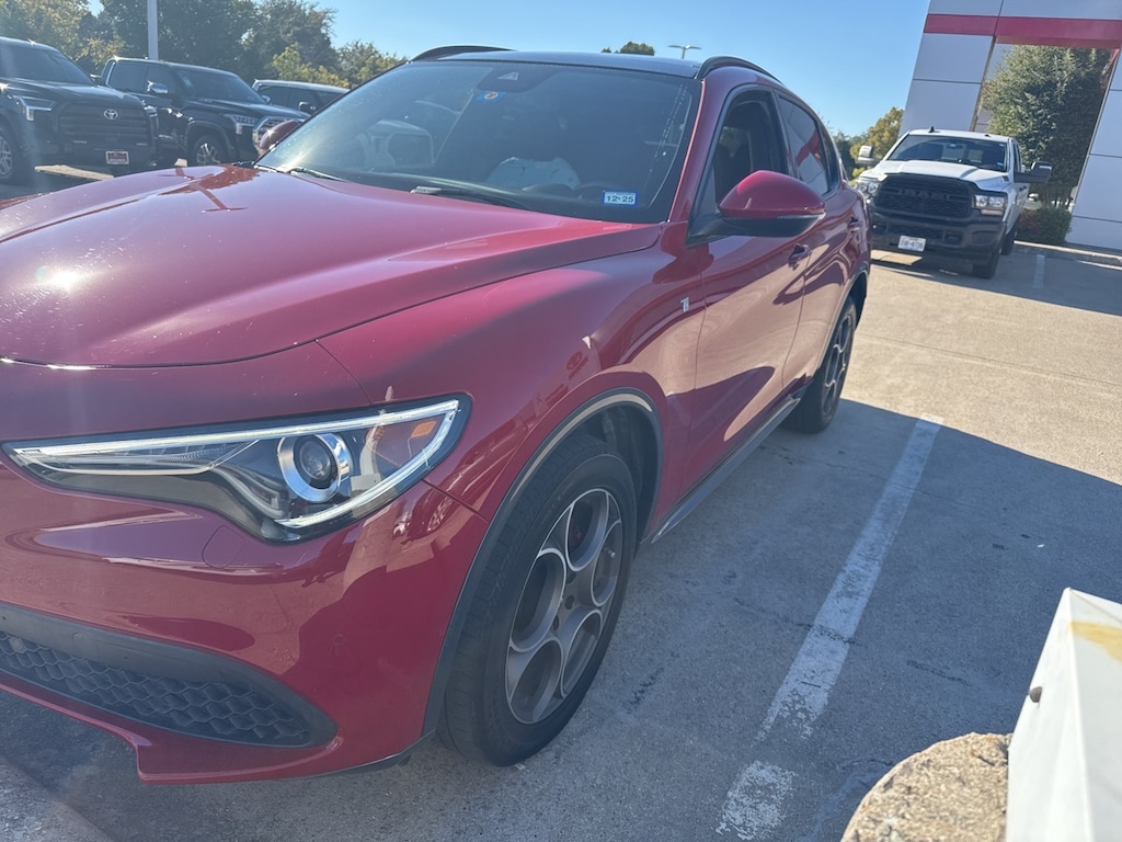 Used 2022 Alfa Romeo Stelvio Ti w/Navigation/Moonroof/Leather SUV