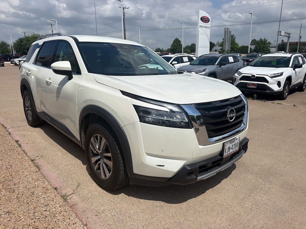 Used 2023 Nissan Pathfinder SL w/Navigation/Leather/18-in Machined Alloy SUV
