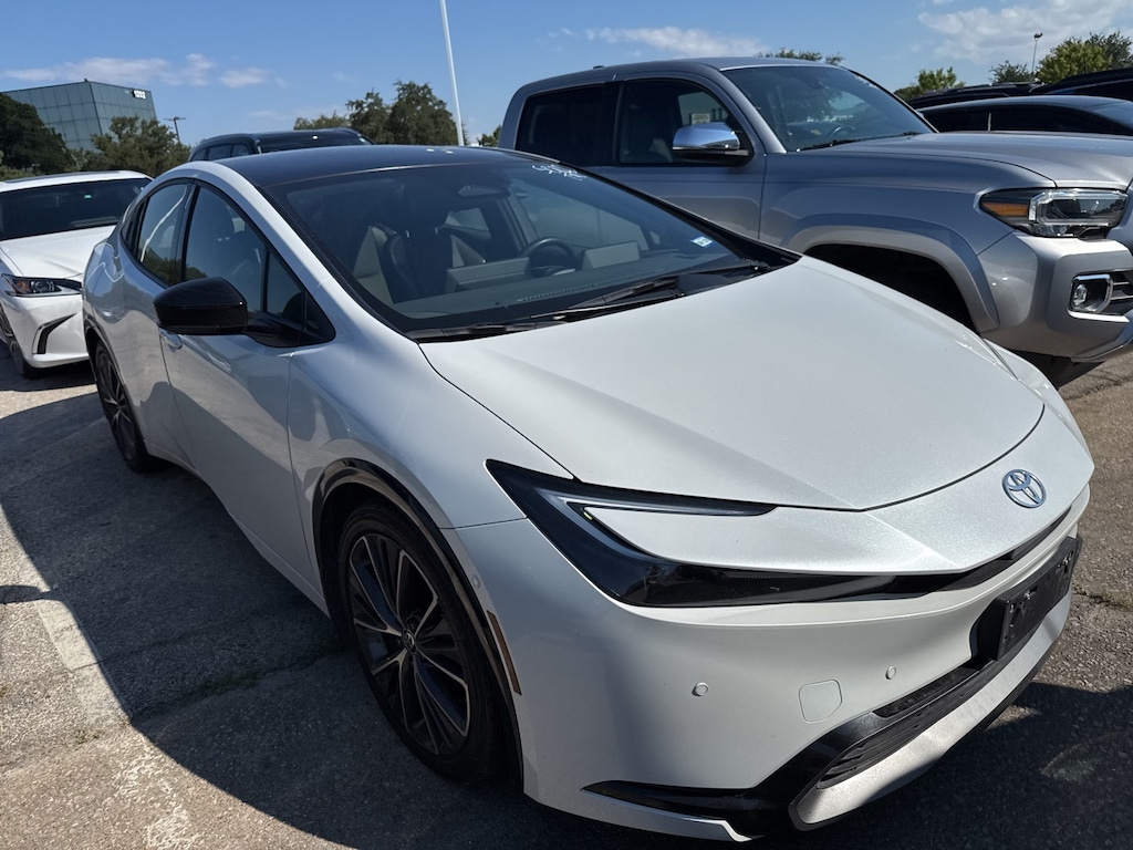 Used 2023 Toyota Prius Limited w/Intelligent Parking Assist/Navigation Hatchback