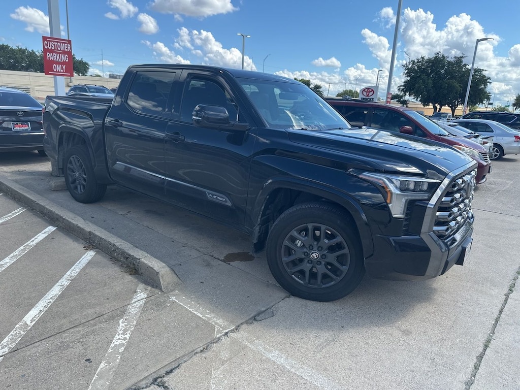 Used 2025 Toyota Tundra Platinum w/Navigation/HUD/20-Inch Dark Painted All Truck CrewMax