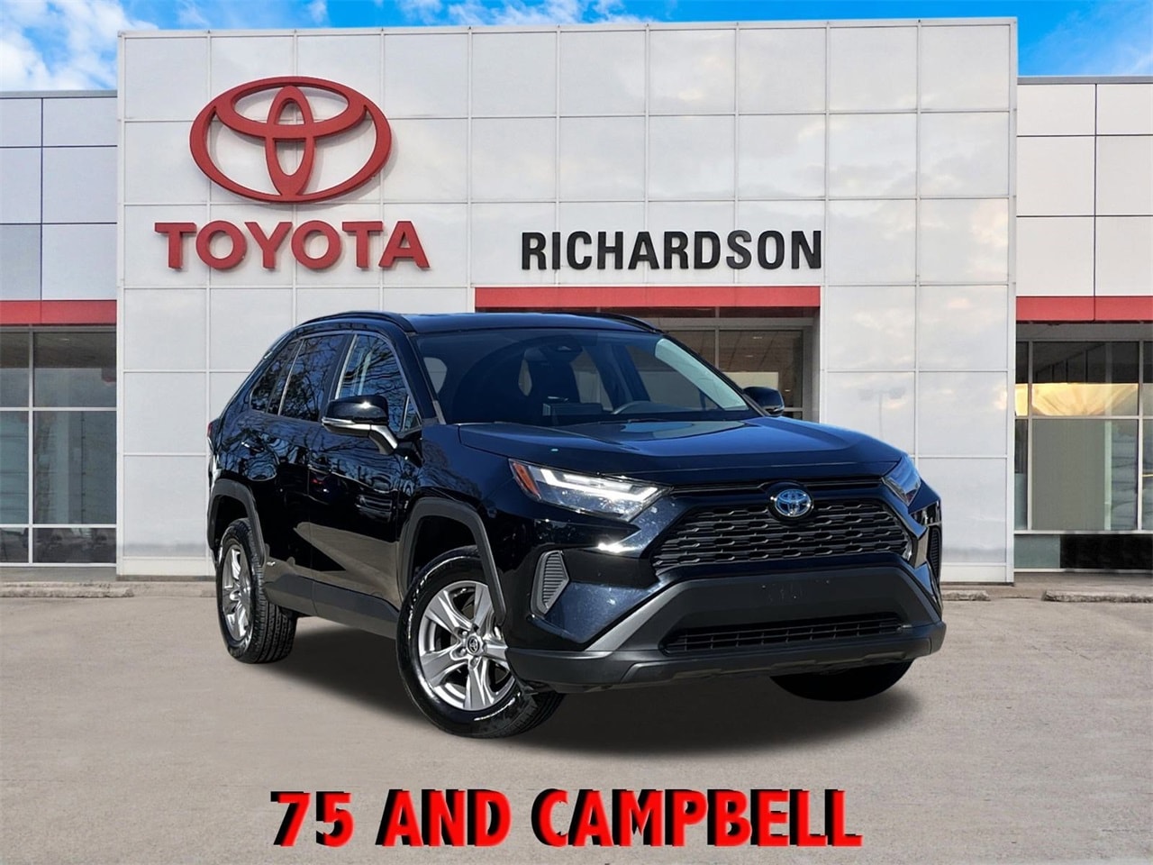 2024 Toyota RAV4 LE's photo