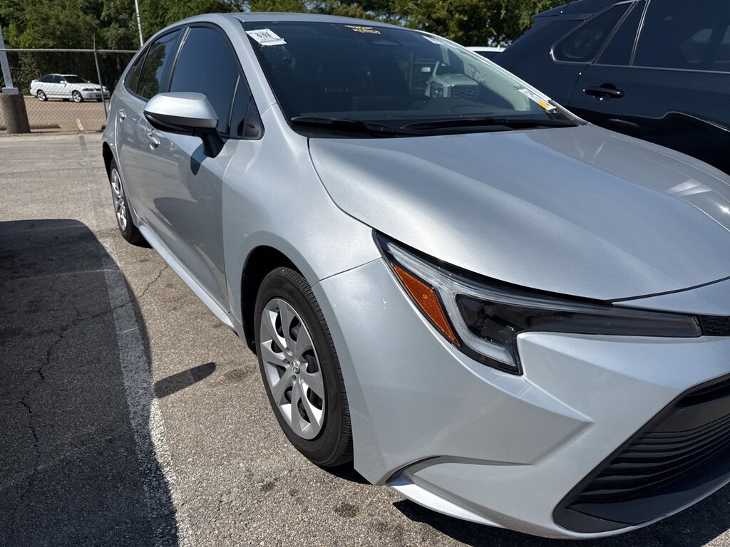Used 2025 Toyota Corolla Hybrid LE w/8-in Toyota Audio Multimedia Sedan