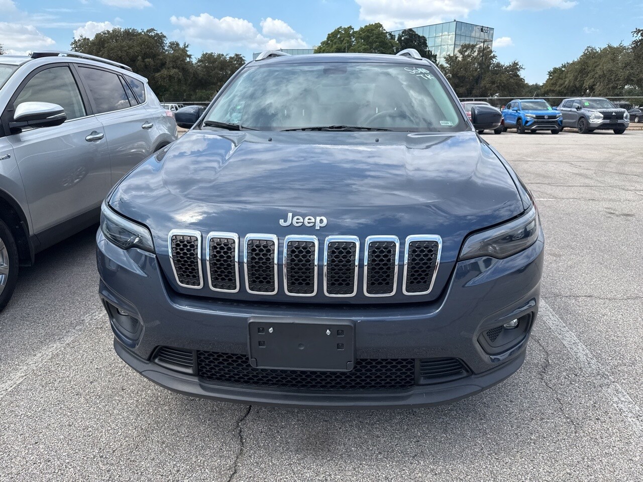 2020 Jeep Cherokee Latitude photo 2