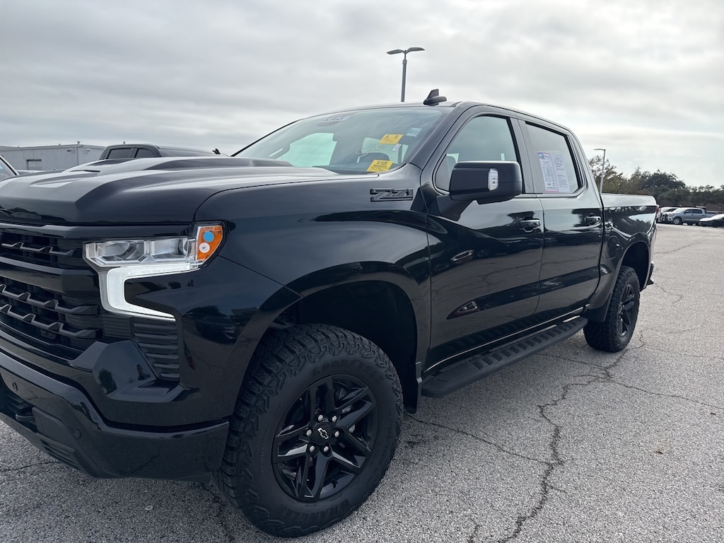 Used 2024 Chevrolet Silverado 1500 LT Trail Boss w/LT Trail Boss Premium Package Truck Crew Cab
