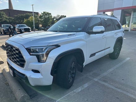 2025 Toyota Sequoia Platinum w/Navigation/Sunroof/Leather/20-in Alloy SUV