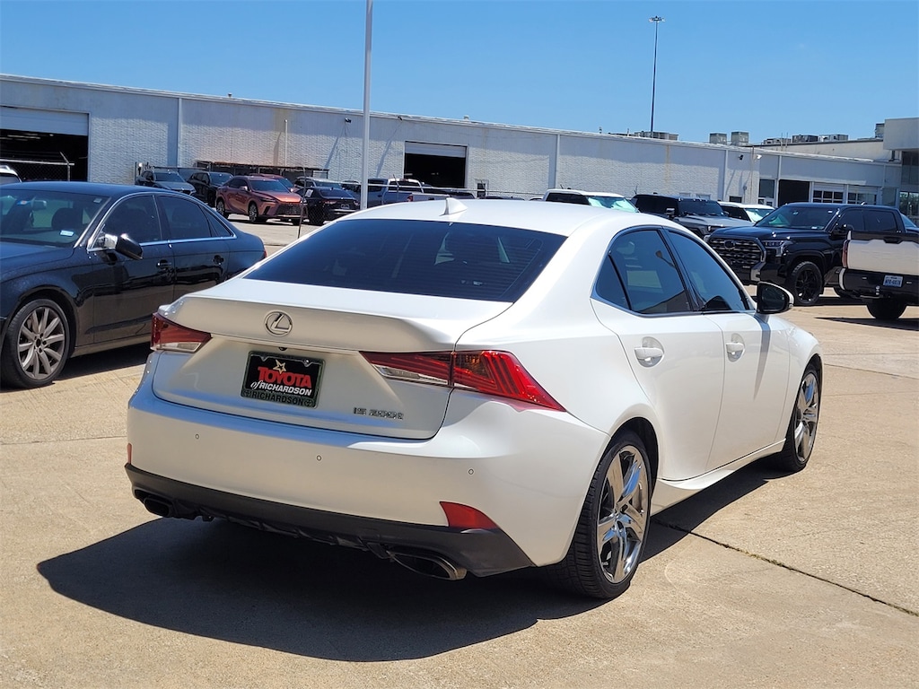 Used 2017 Lexus IS 200t 200t Premium w/Intuitive Park Assist Sedan