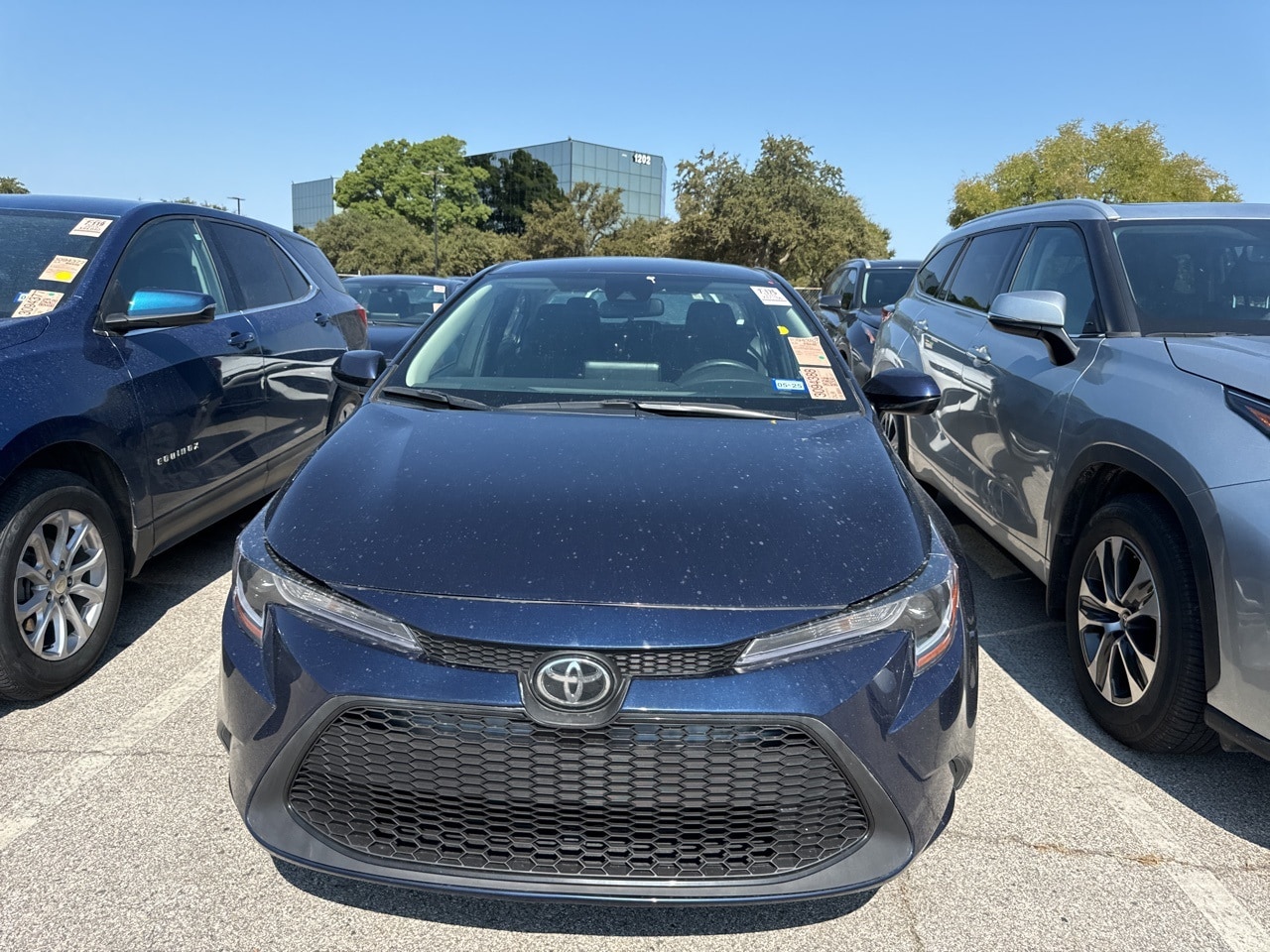 Used 2022 Toyota Corolla LE with VIN 5YFEPMAE3NP339092 for sale in Richardson, TX