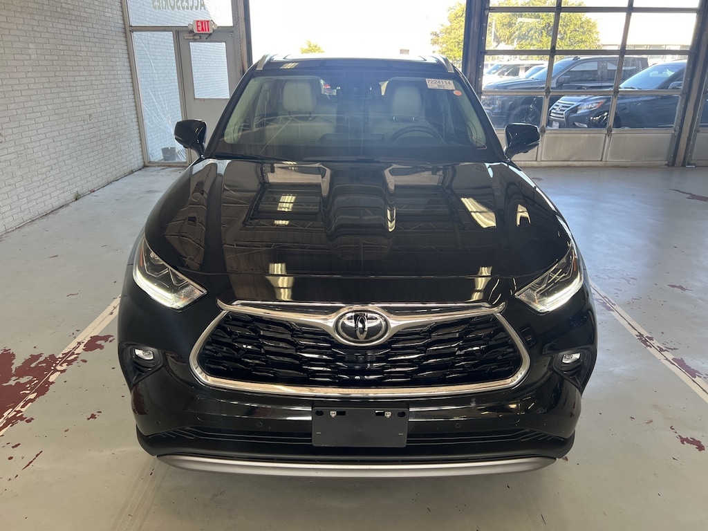 Used 2024 Toyota Highlander Platinum w/Nav//HUD/Pano-Roof/Leather SUV