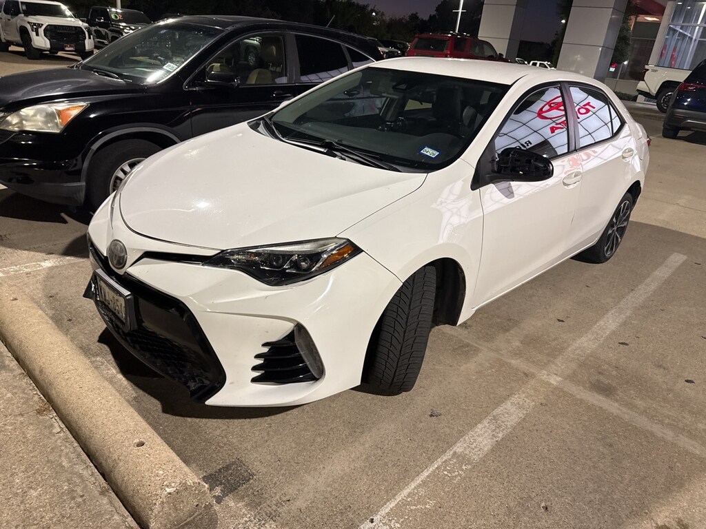 Used 2018 Toyota Corolla SE Sedan