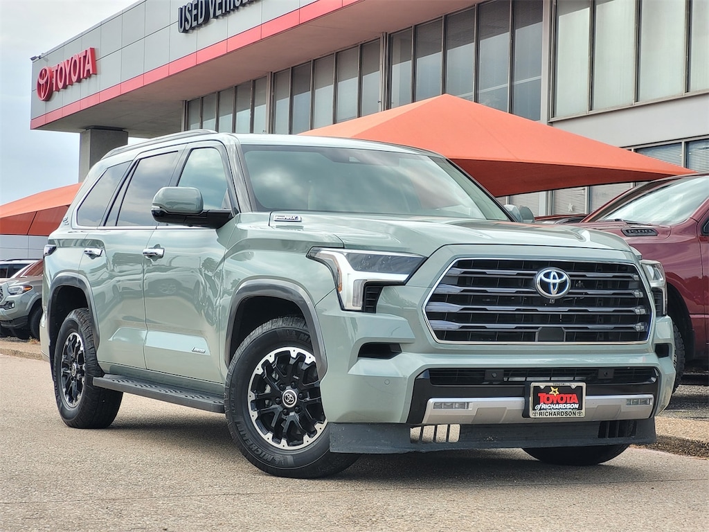 Used 2023 Toyota Sequoia Limited w/Trd off-Road Package/Moonroof SUV