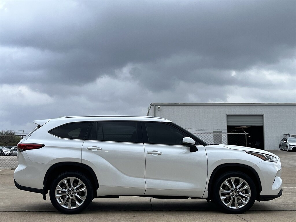 Used 2023 Toyota Highlander Limited w/Navigation/Sunroof/Leather/20-in Alloy SUV