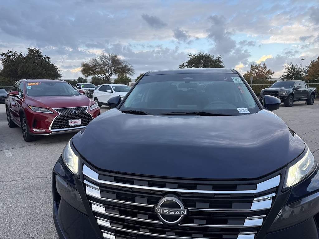 Used 2024 Nissan Rogue SV w/18-in Dark Painted Machine Finished Alloy SUV