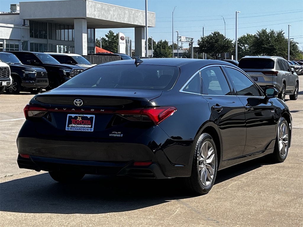 Used 2019 Toyota Avalon Hybrid XLE Plus Sedan