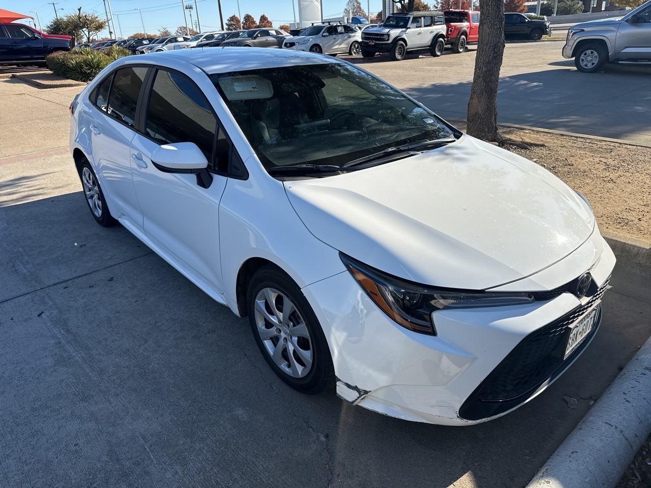 Used 2022 Toyota Corolla LE with VIN 5YFEPMAEXNP345617 for sale in Northfield, Minnesota