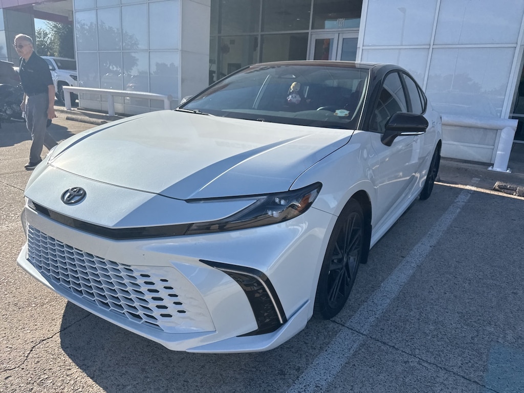 Used 2026 Toyota Camry XSE w/Panorama/Two-Tone Midnight Black Metallic Ro Sedan