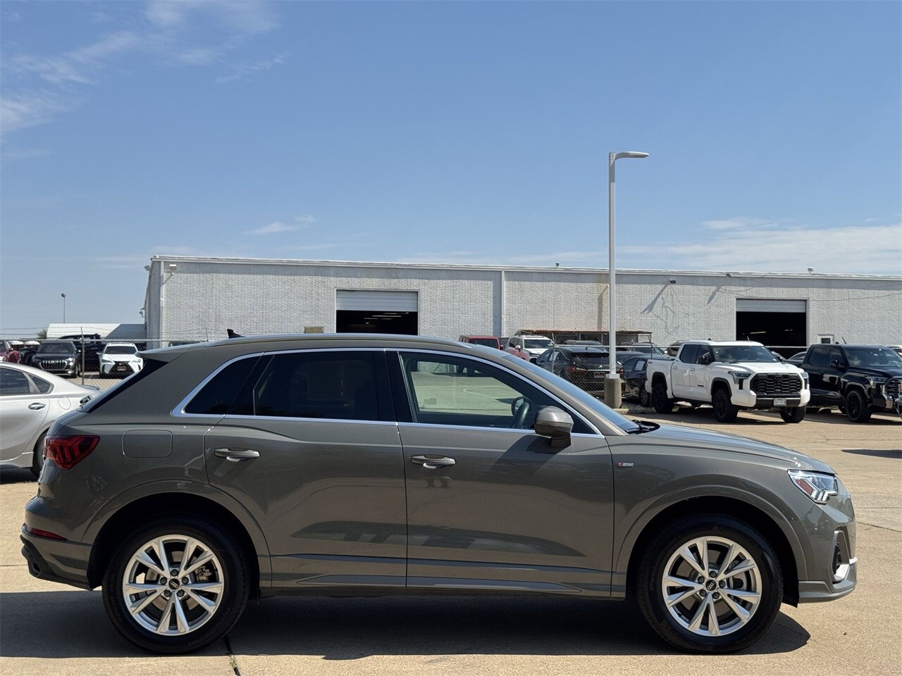 2025 Audi Q3 Premium S line photo 2