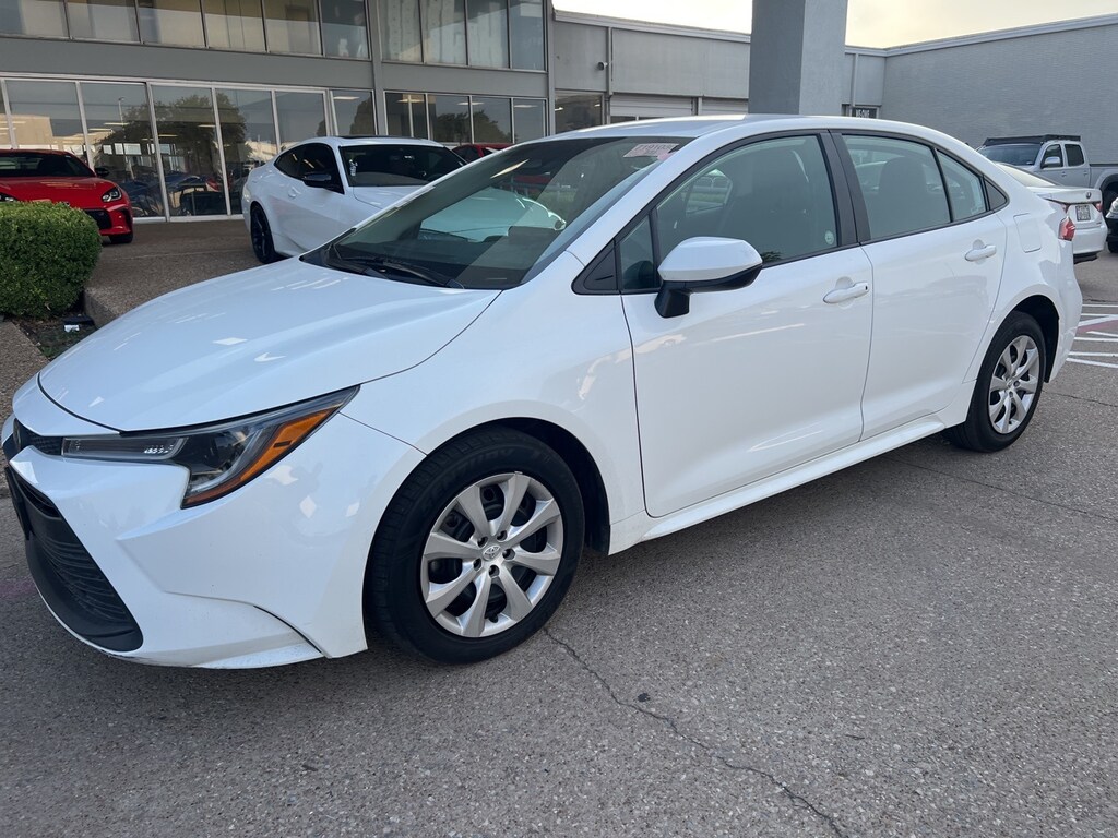 Used 2024 Toyota Corolla LE w/8-in Toyota Audio Multimedia Sedan