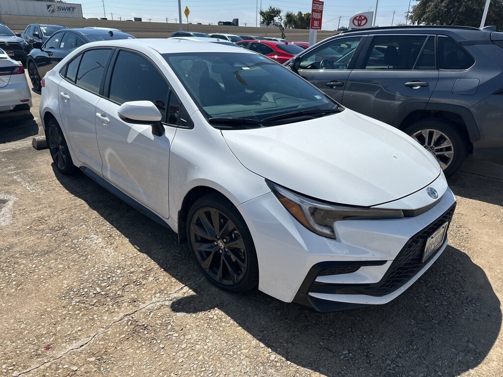 Used 2025 Toyota Corolla SE w/18-in Alloy w/Graphite-Alloy Sedan