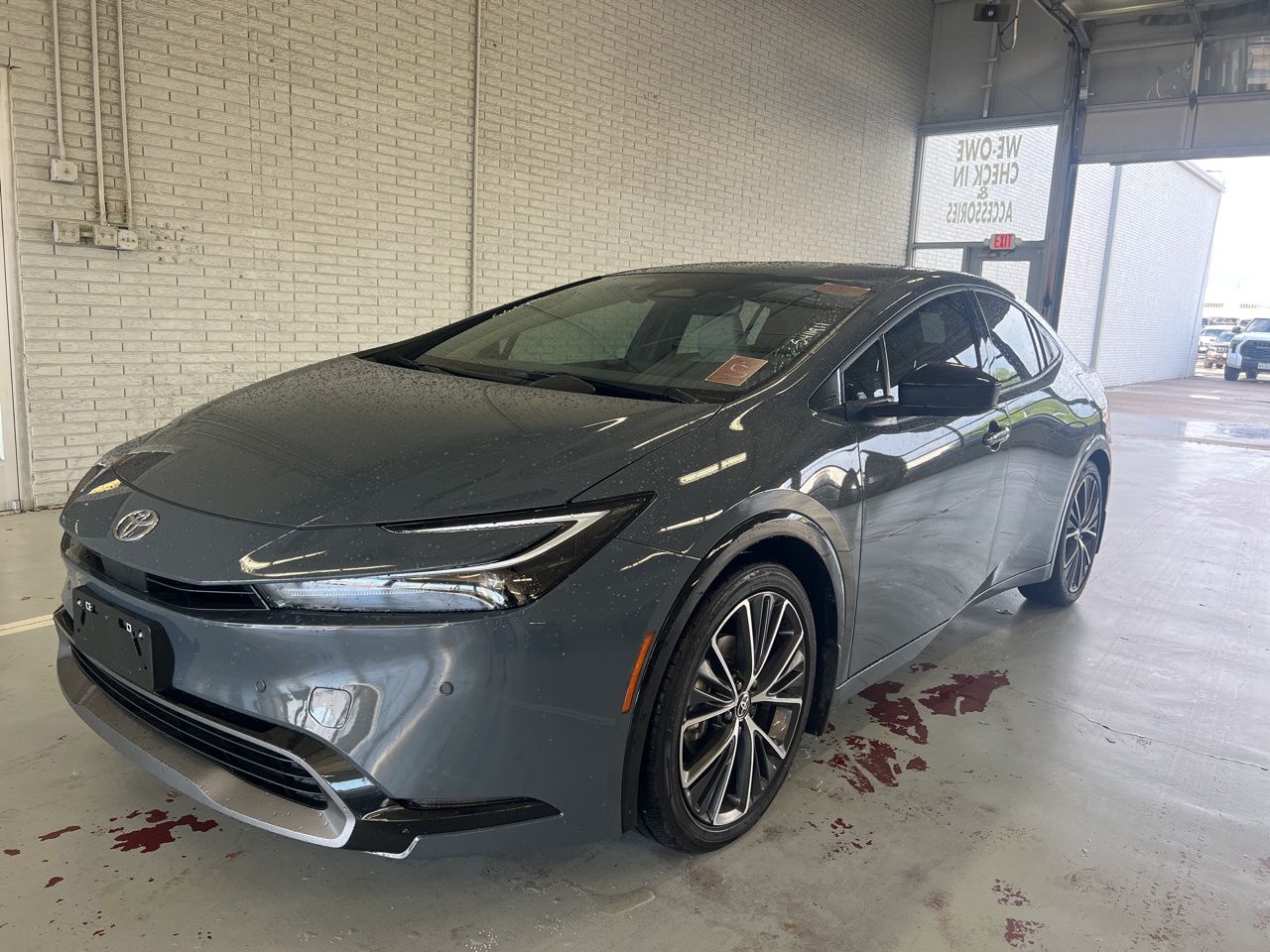 2026 Toyota Prius XLE FWD's photo