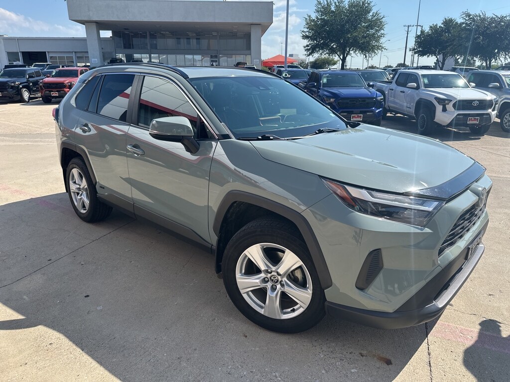 Used 2022 Toyota RAV4 Hybrid XLE w/Tilt & Slide Moon Roof/17-in Alloy SUV