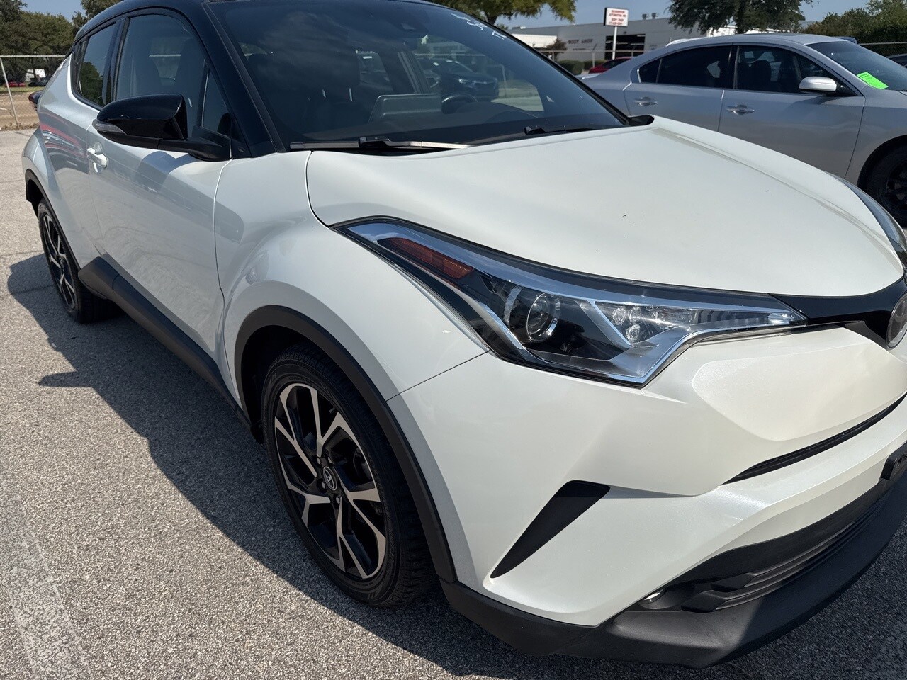 2019 Toyota C-HR Limited photo 2