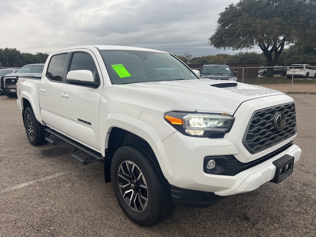 2023 Toyota Tacoma TRD Sport V6 photo 3