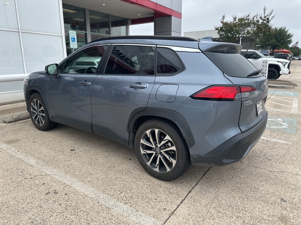 Used 2022 Toyota Corolla Cross XLE w/Sunroof and Power Back Door SUV