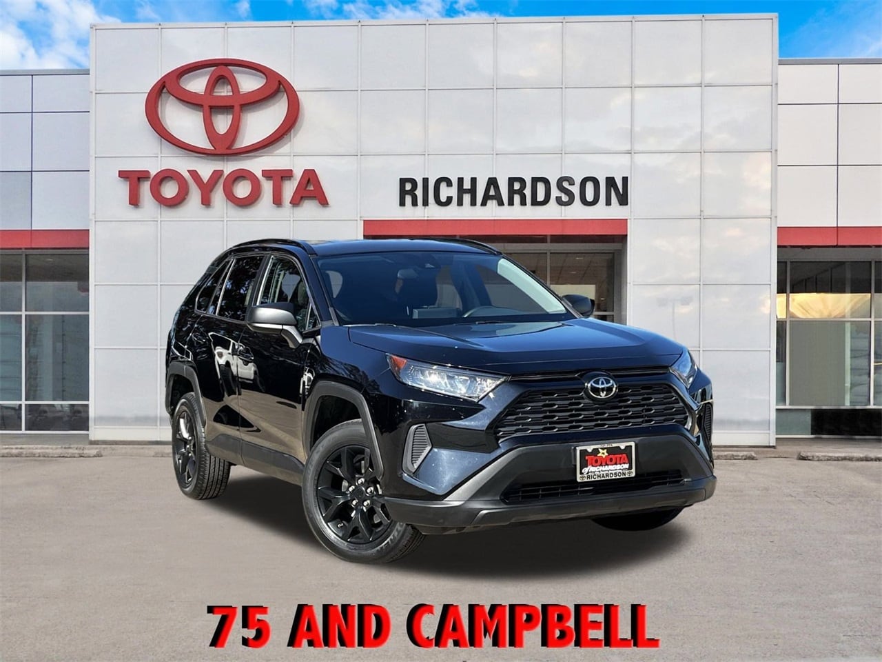 2021 Toyota RAV4 LE's photo