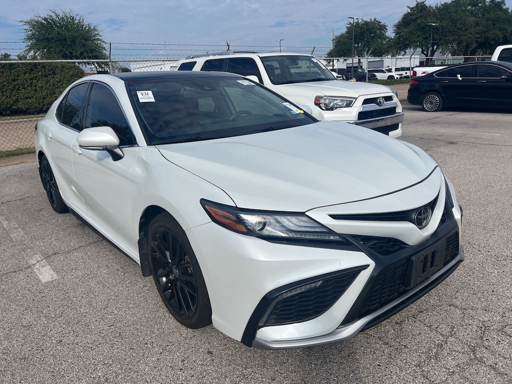 Used 2023 Toyota Camry XSE w/Panoramic Glass Roof/Red Interior Sedan