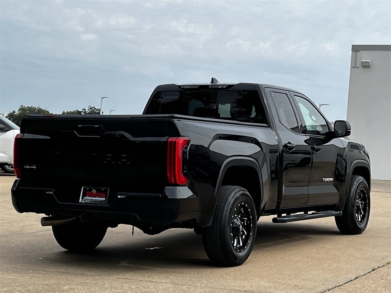 2023 Toyota Tundra SR5 photo 3