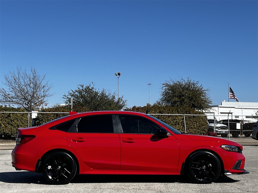 Used 2022 Honda Civic Sport w/18-Inch Black Alloy Wheels Sedan
