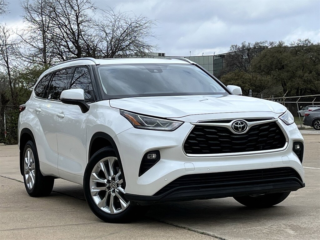 Used 2023 Toyota Highlander Limited w/Navigation/Sunroof/Leather/20-in Alloy SUV