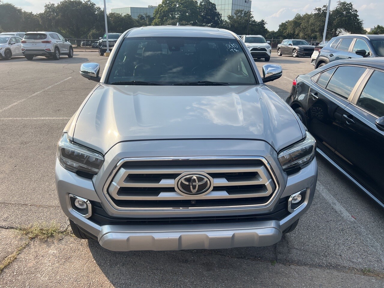 2020 Toyota Tacoma Limited V6 photo 2