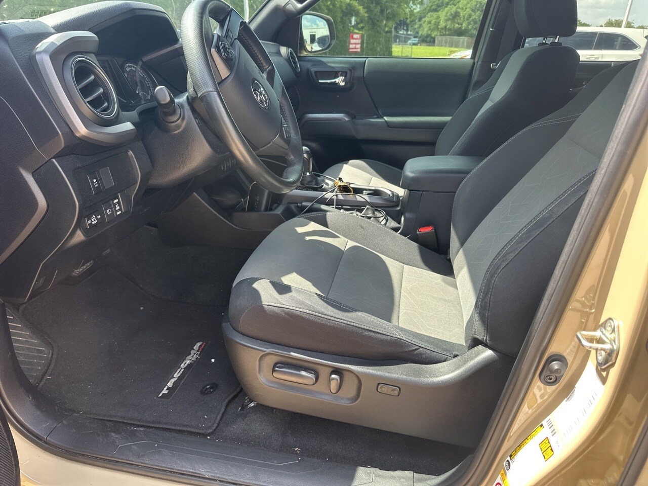 2020 Toyota Tacoma TRD Sport V6 photo 3