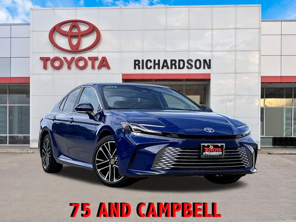 Used 2025 Toyota Camry XLE Premium w/Panoramic Glass Roof/HUD/JBL Sedan