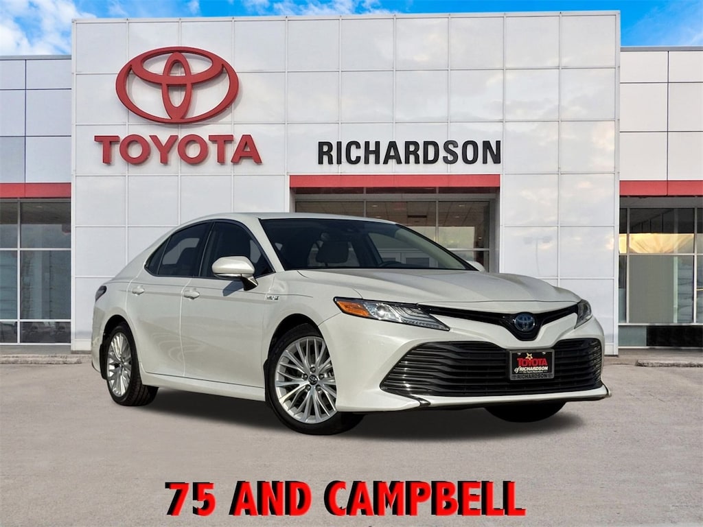 Used 2019 Toyota Camry Hybrid XLE w/Entune 3.0 Audio Plus/18-in Alloy Sedan
