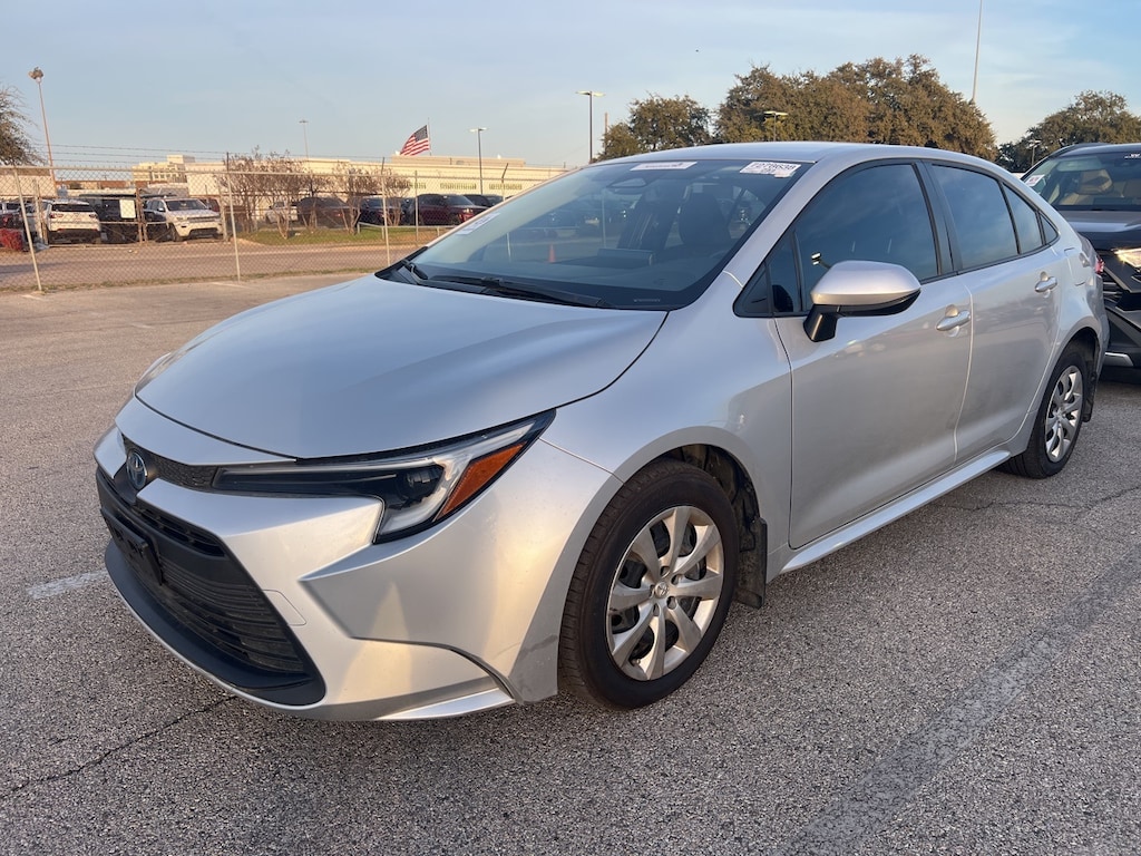 Used 2025 Toyota Corolla Hybrid LE Sedan