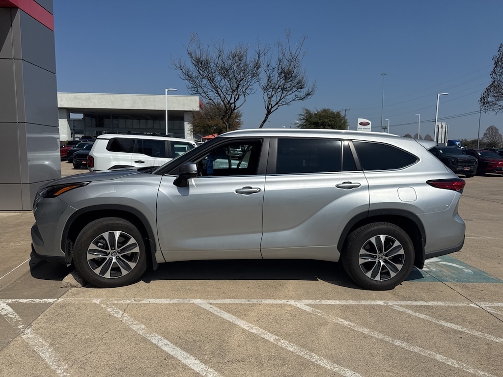 Used 2023 Toyota Highlander XLE SUV
