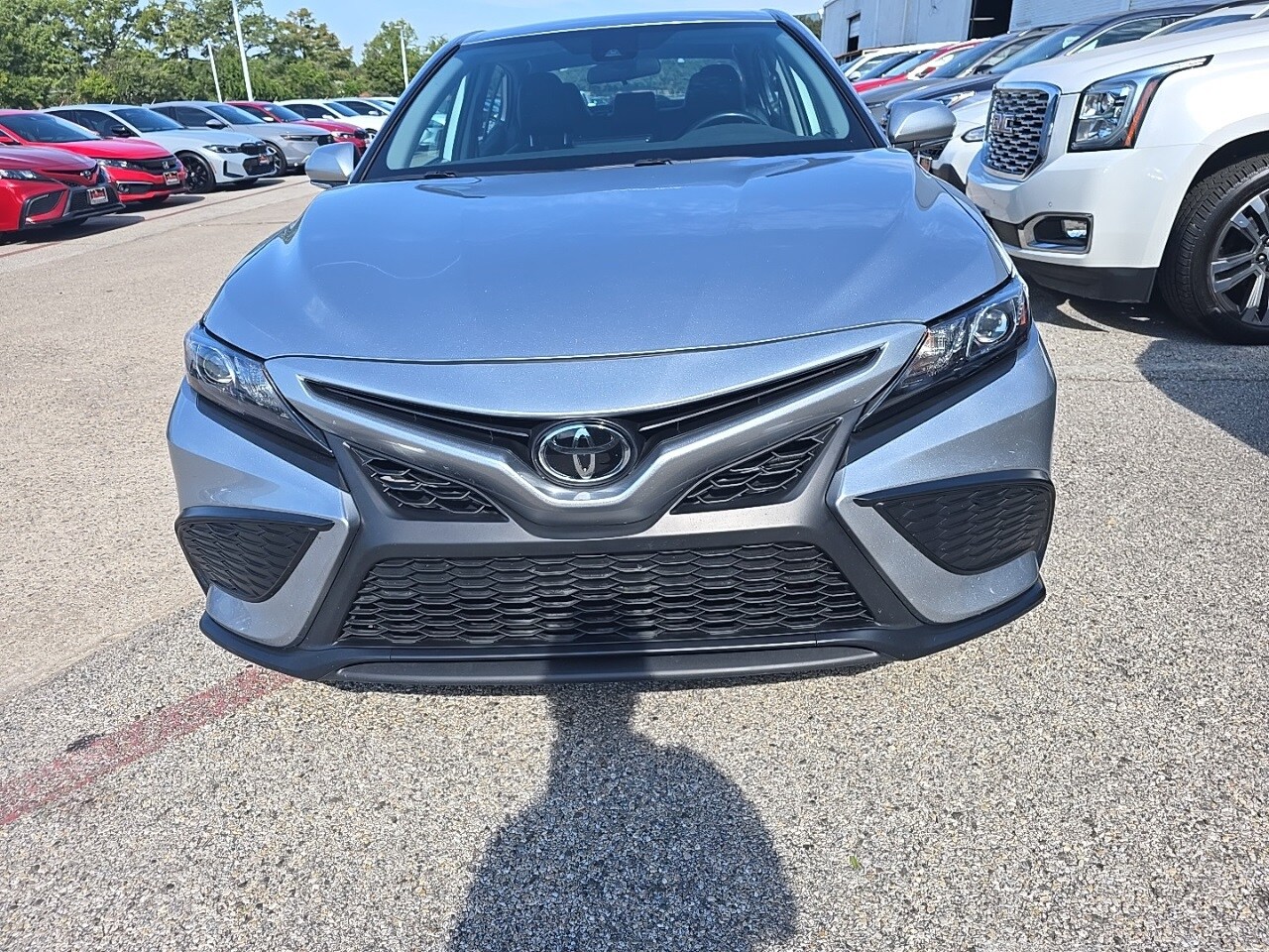 2023 Toyota Camry SE photo 2